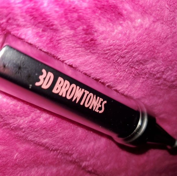 Benefit 3D browtones - Picture 2 of 4